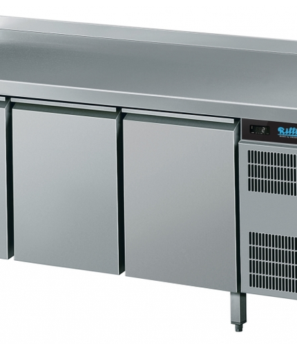 Stół chłodniczy - GN 2/3 – 3-drzwiowy